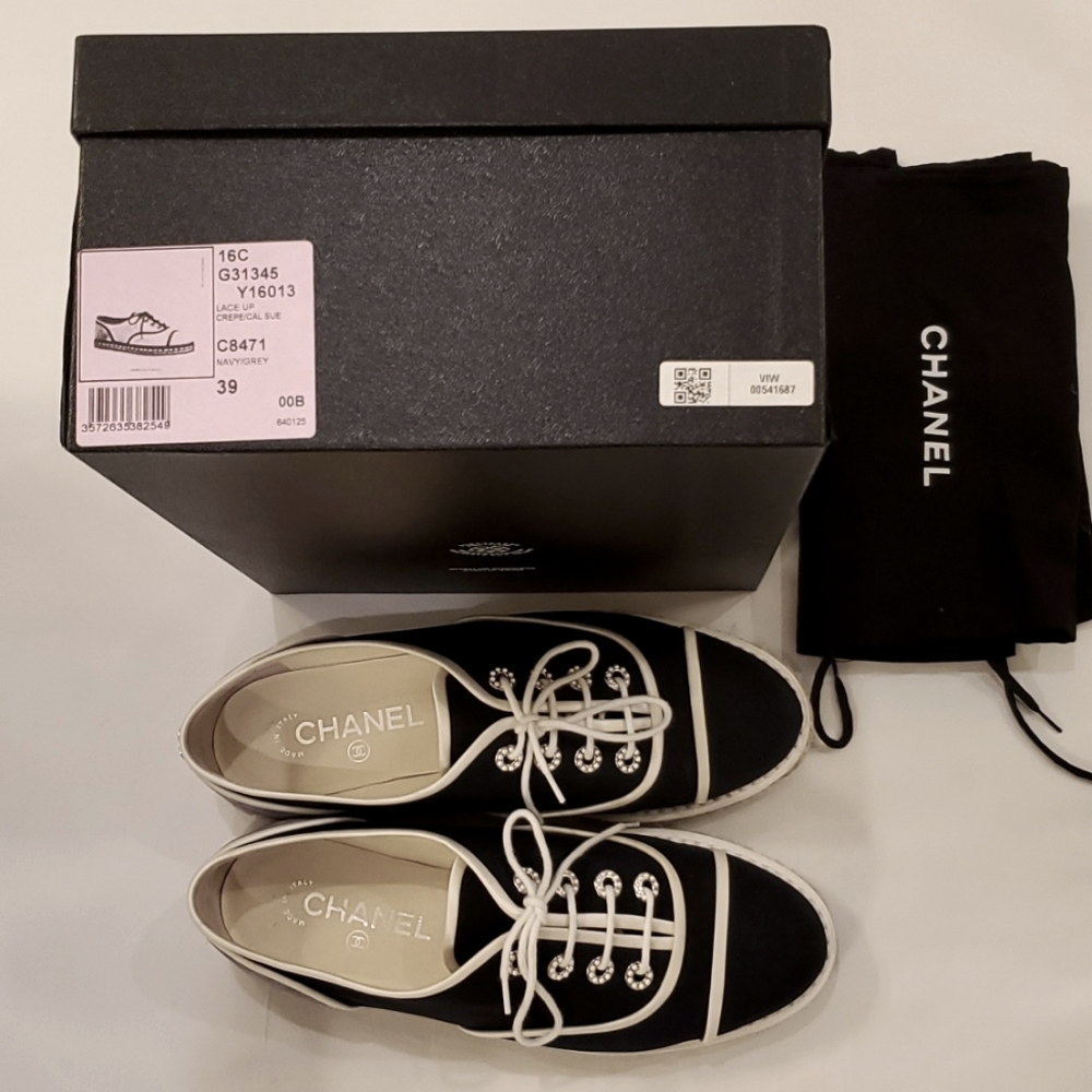 Chanel Interlocking CC Espadrille Lace Up Sneakers, size 39 - Picture 10 of 12
